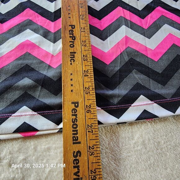 Xersion Chevron Print Women's Sz Large Pink Black White Racer Back Top Semi Fit - Picture 6 of 9